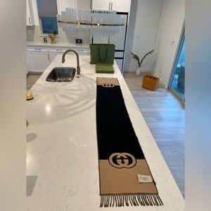 GUCCI WOOL WITH INTERLOCKING G SCARF